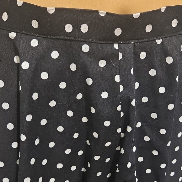 Chic Black and White Polka Dot A-Line Skirt - Picture 2 of 9